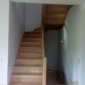 schody samonosne jesionowe 2 drewniane sawood uslugi stolarskie racula zielona gora 07