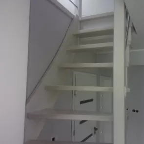 schody samonosne zabielane drewniane sawood uslugi stolarskie racula zielona gora 03